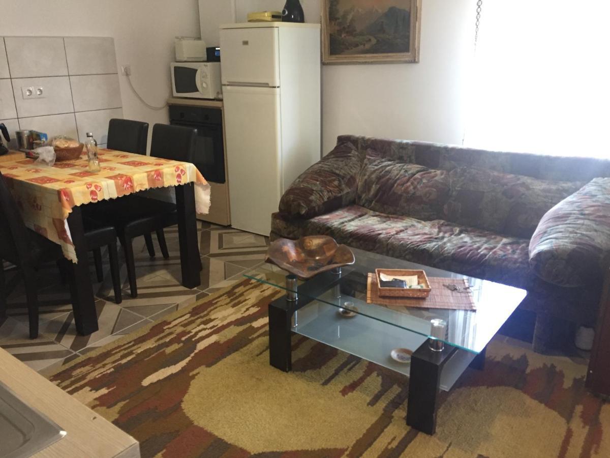 Casa Rustica Cu Terasa Βίλα Mediaş Εξωτερικό φωτογραφία